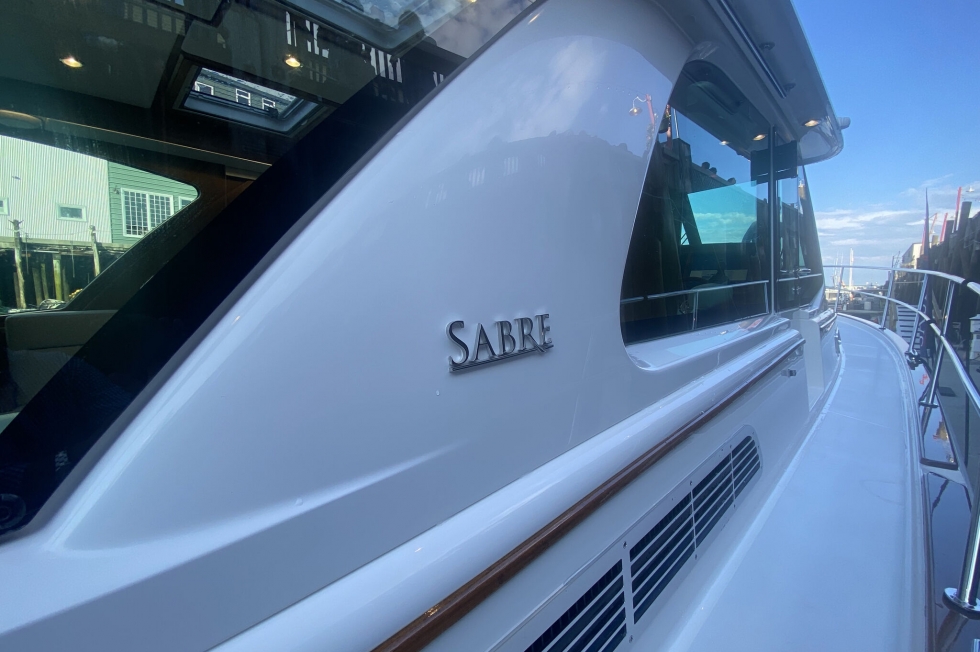 2022 Sabre 43 Salon Express