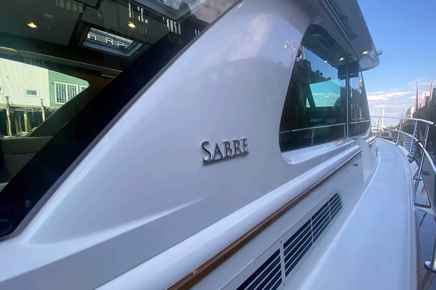 2024 Sabre  43 Salon Express